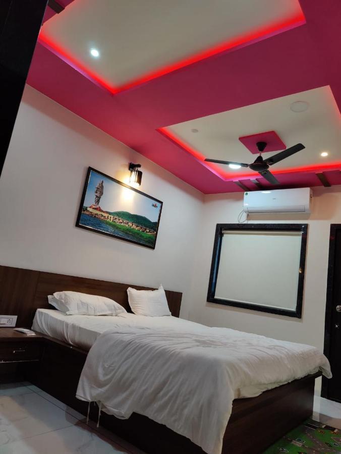 Hotel Sardar Rooms Garudeshwar Kültér fotó