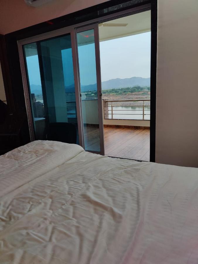 Hotel Sardar Rooms Garudeshwar Kültér fotó